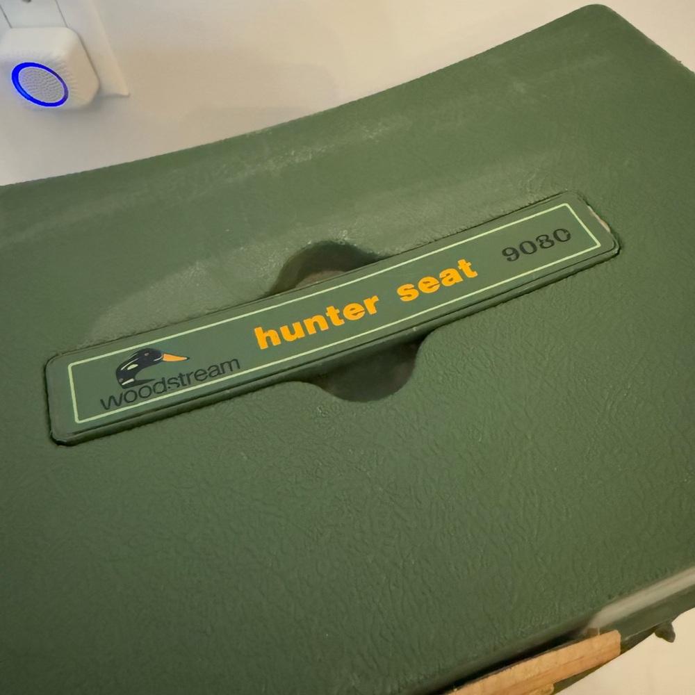 Vintage Woodstream Hunter Seat 9080 Tackle Ammo Storage box and Chair - Picture 2 of 11